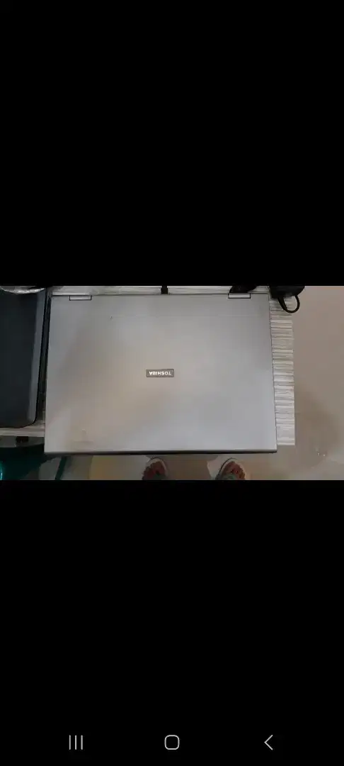 Laptop 15inchi toshiba core 2, 2GB RAM