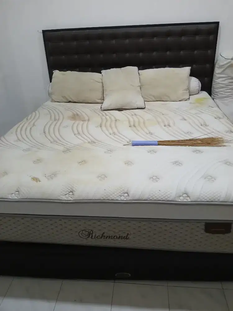 Dijual set tempat tidur dengan dipan