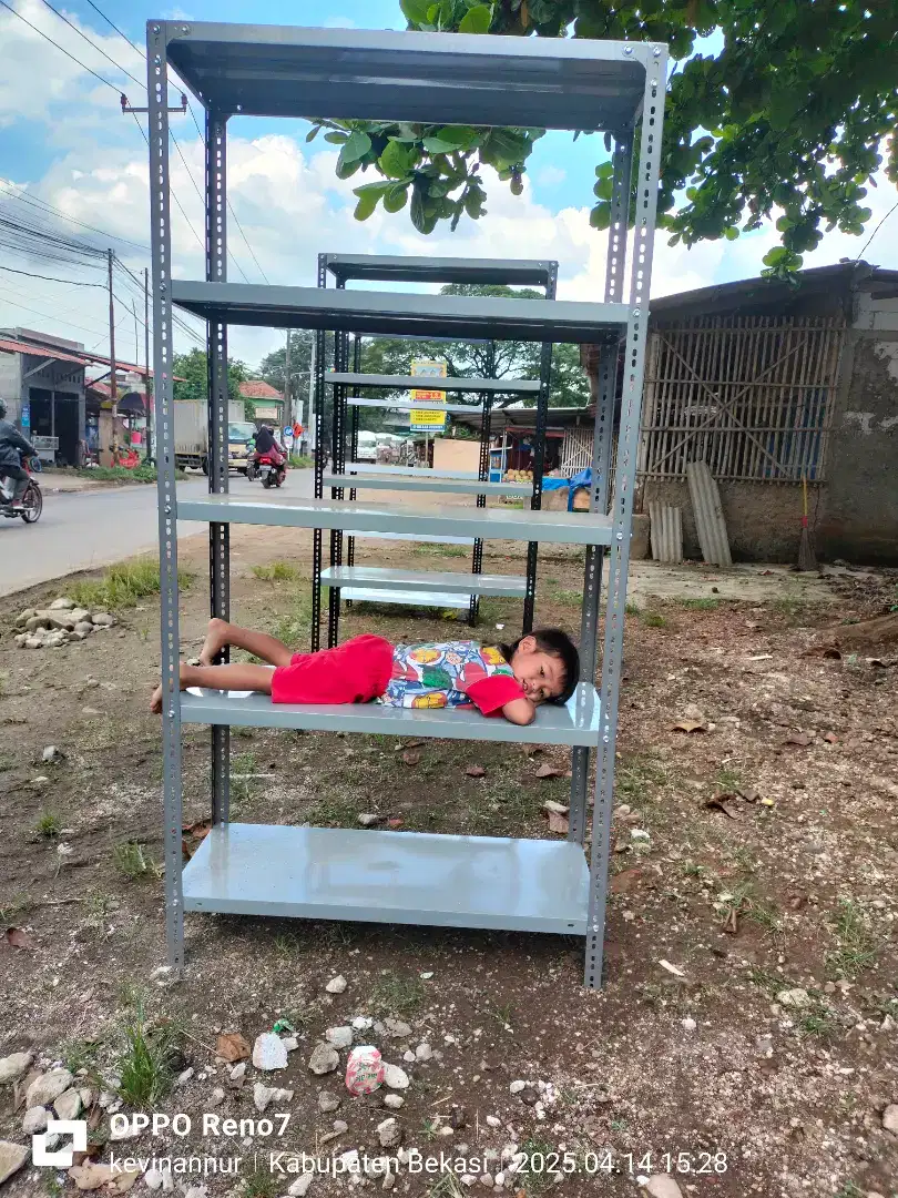 Rak besi siku lubang serbaguna siap kirim