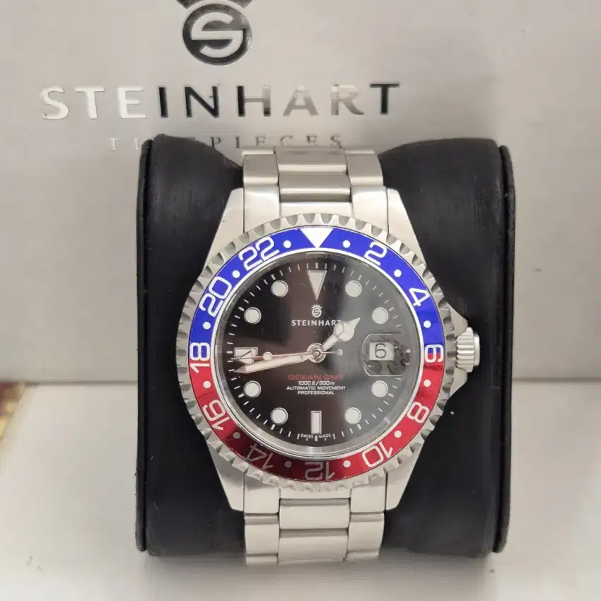 Jam tangan Steinhart GMT Automatic