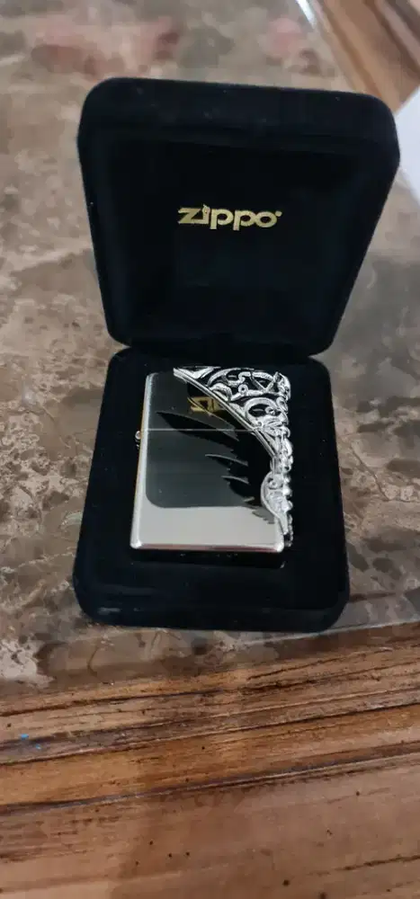 Korek Zippo Timbul Silver