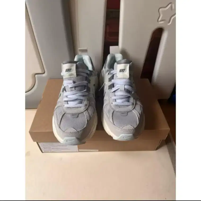Sepatu Nike V2k Run