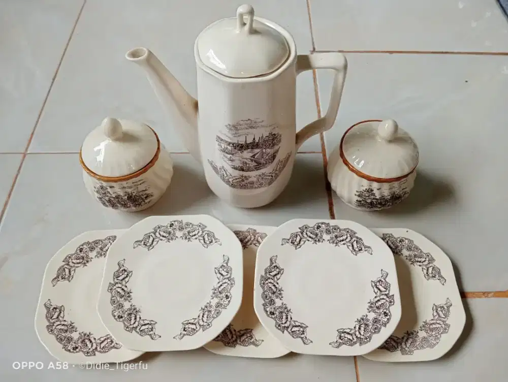 Set teko jadul motif kapal