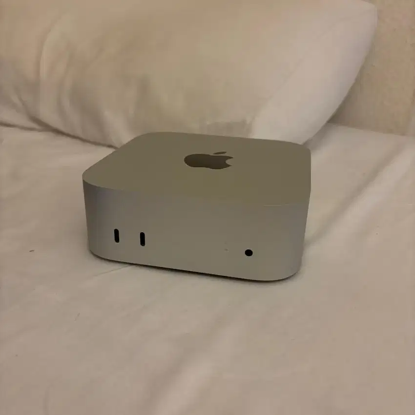 Mac Mini M4 (24 GB RAM) + bundle