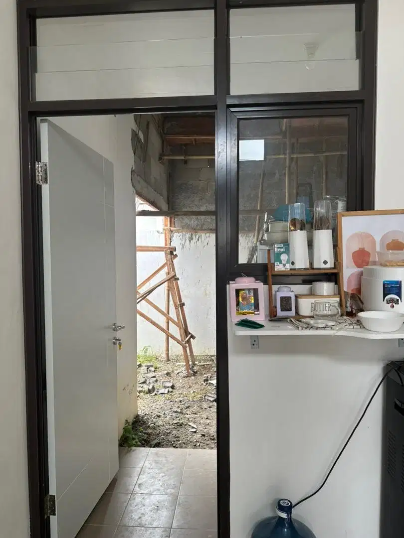 dijual daun pintu satu set dengan jendel