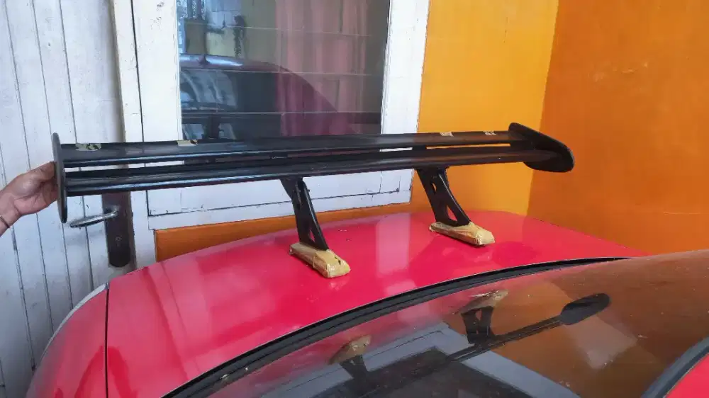Spoiler Mobil Viberglass Sedan
