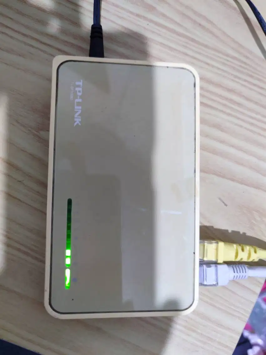 switch hub 8 port TP-LINK plus adaptor