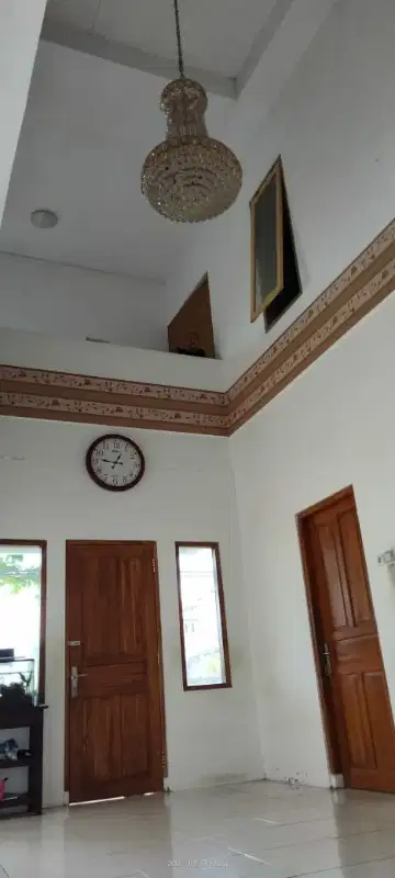 Di jual termurah  2 lantai bangunan apik di Fajar indah