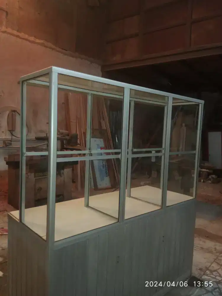 Di jual gerobak etalase Tanpa roda