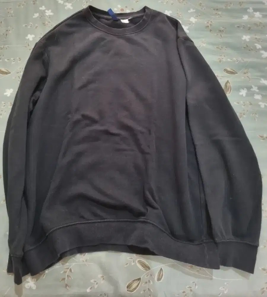 Sweater H&M Divided Hitam size L