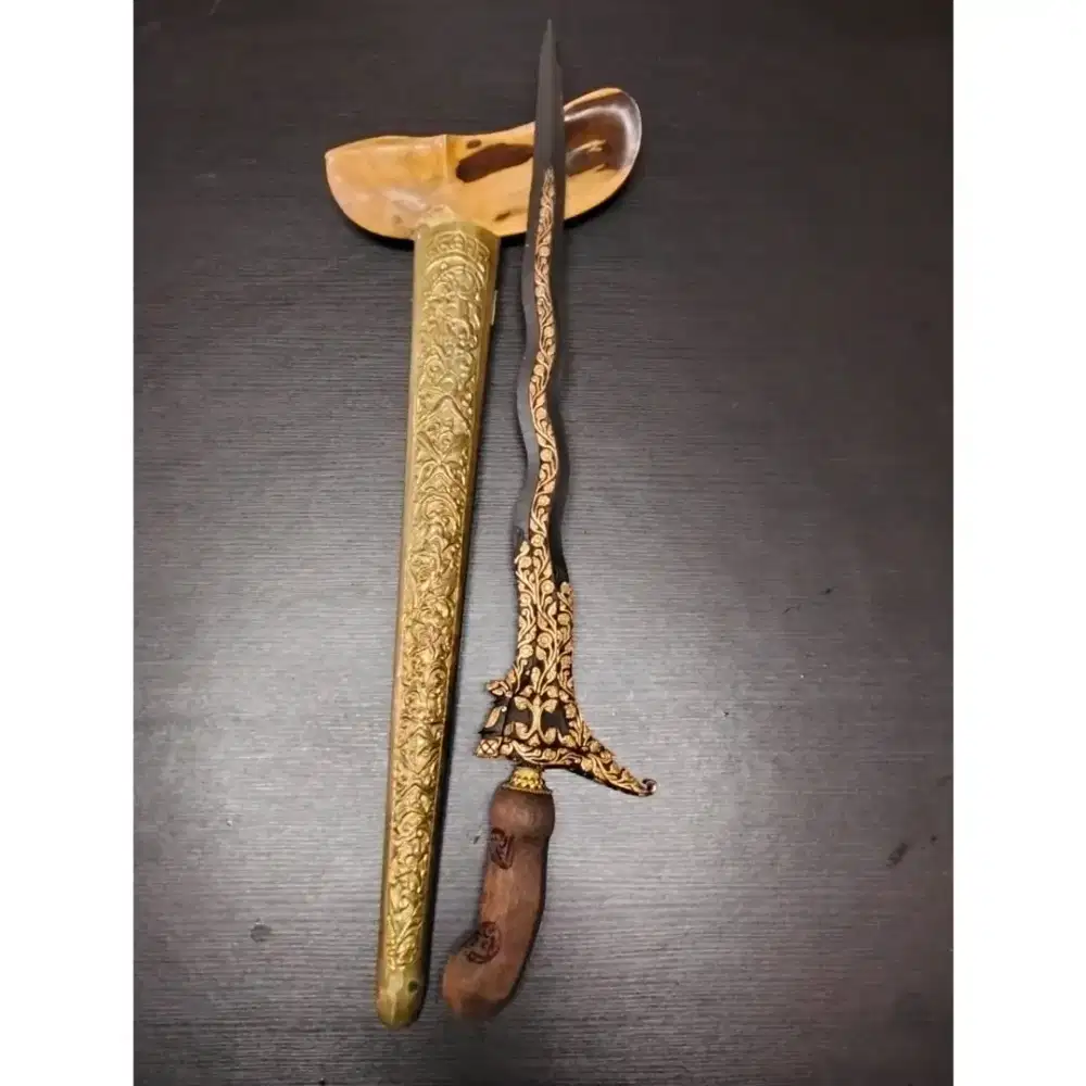 Keris Pusaka Megantoro Luk 7 Kinatah Asli Tosan Aji