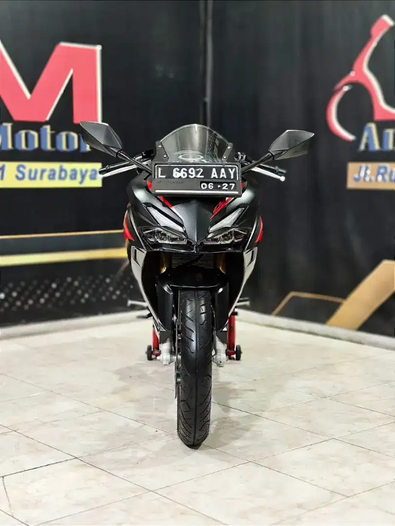 DP 3jt Honda New CBR150R FI USD TH 2022 hitam doff super cakep