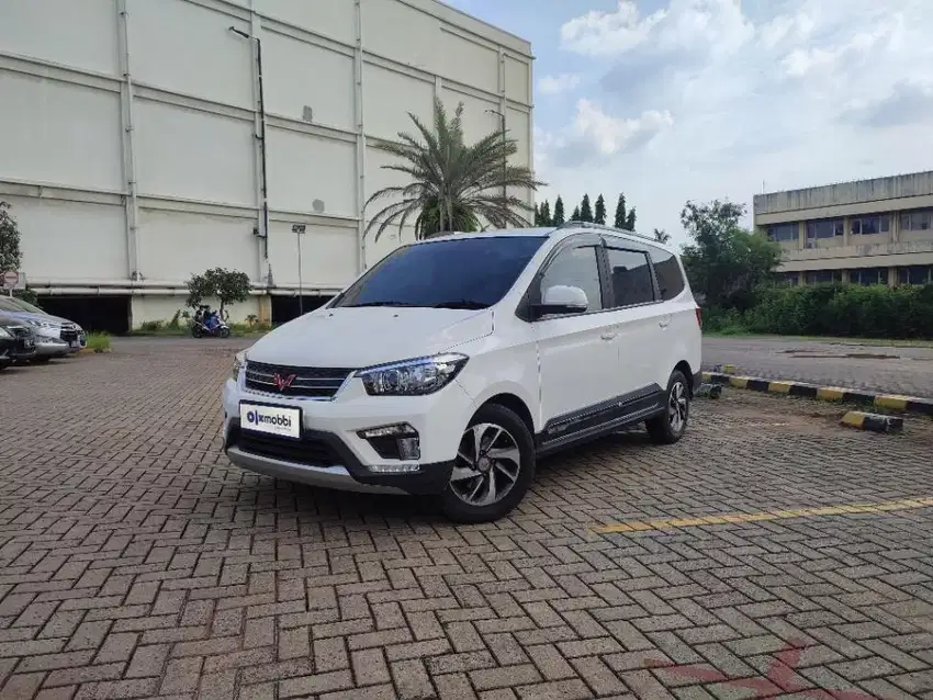 Termurah TDP 5,JT Wuling Confero S 1.5 L Bensin-MT Putih 2019