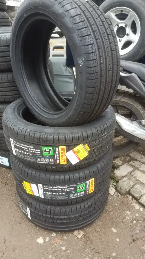 Pirelli 235-50-18