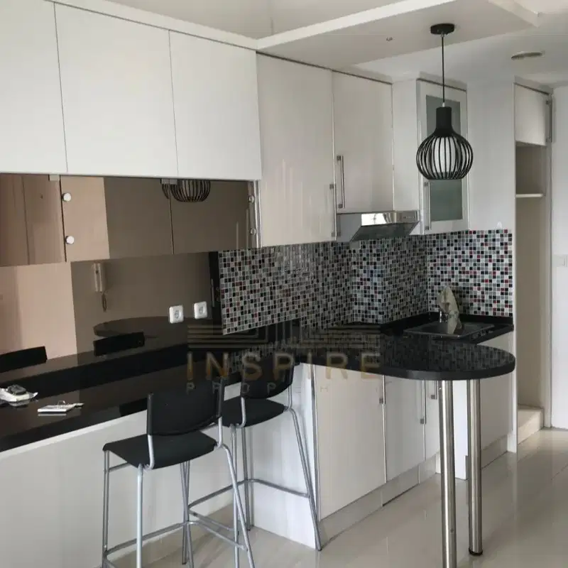 jual unit apartemen westmark depan taman Anggrek residence