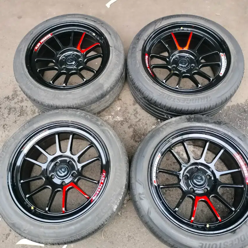 Velg venom5 ring 18x9 5x114,3 ET 20 ban 225/50 R18 reborn zenix
