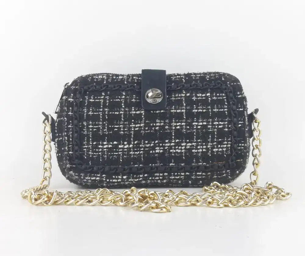 ZARA WOMAN SLIBGBAGS