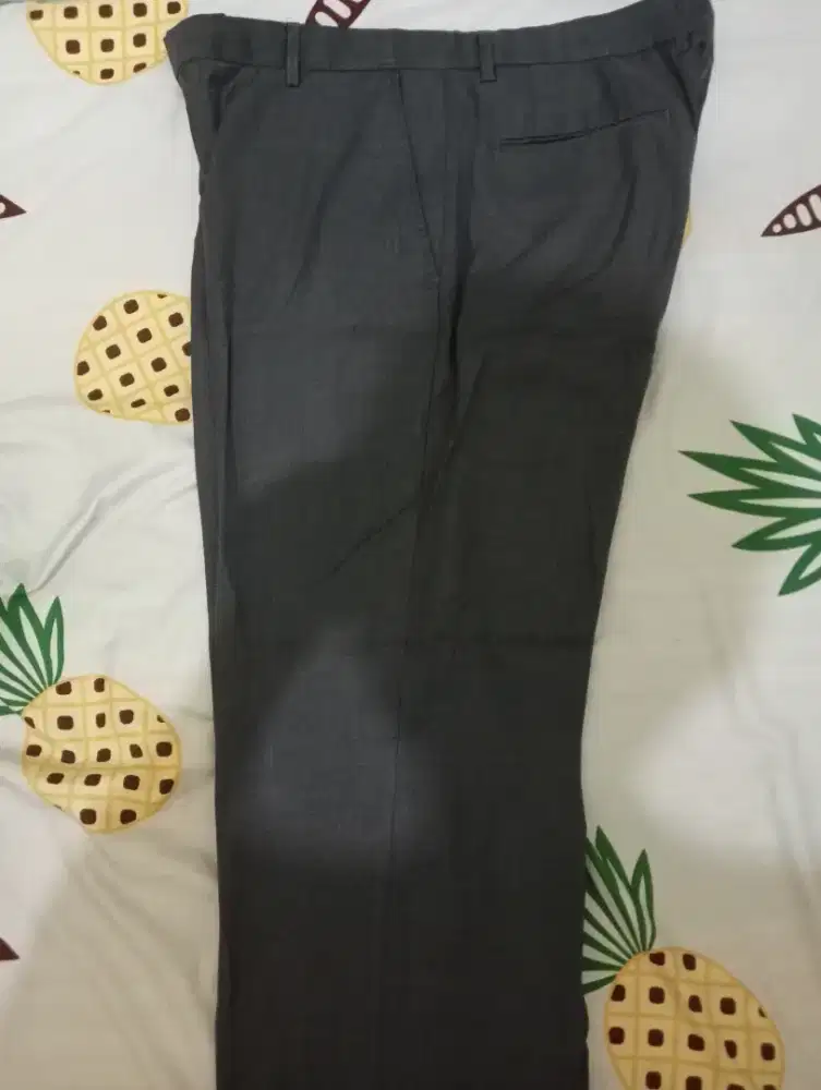 Celana Bahan Valino hitam