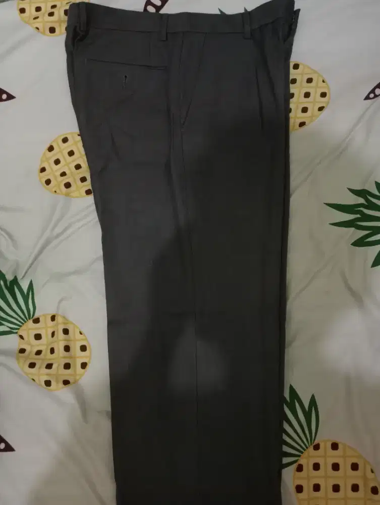 Celana Bahan Valino Hitam