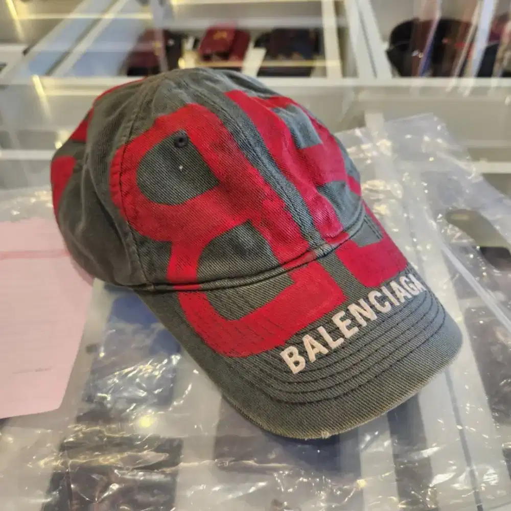 Topi Balenciaga Authentic