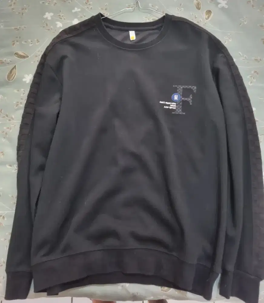 Sweater Pria Hitam size L