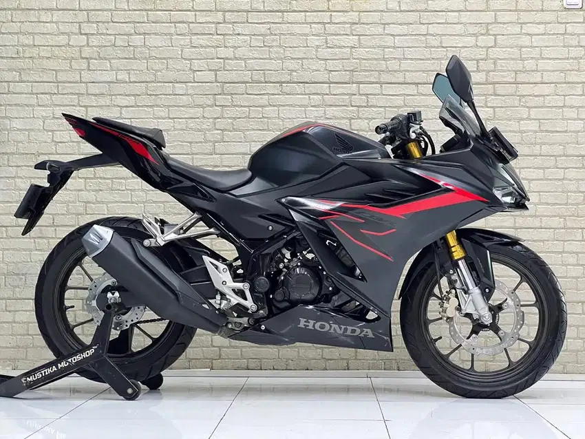 Odo 11rb Istimewa!!Honda CBR150R ABS 2022 N Asli Pajk Baru-Mustika