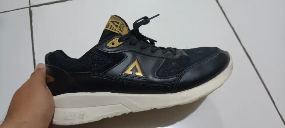 Sepatu Aero Street Osaka Gold