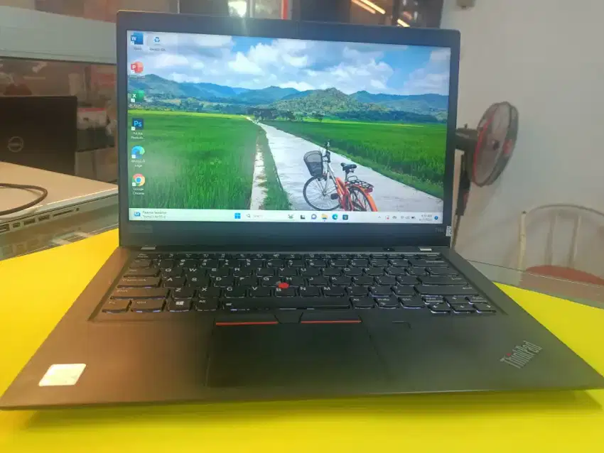 Obral tinkpad T14s core i7 generasi 10