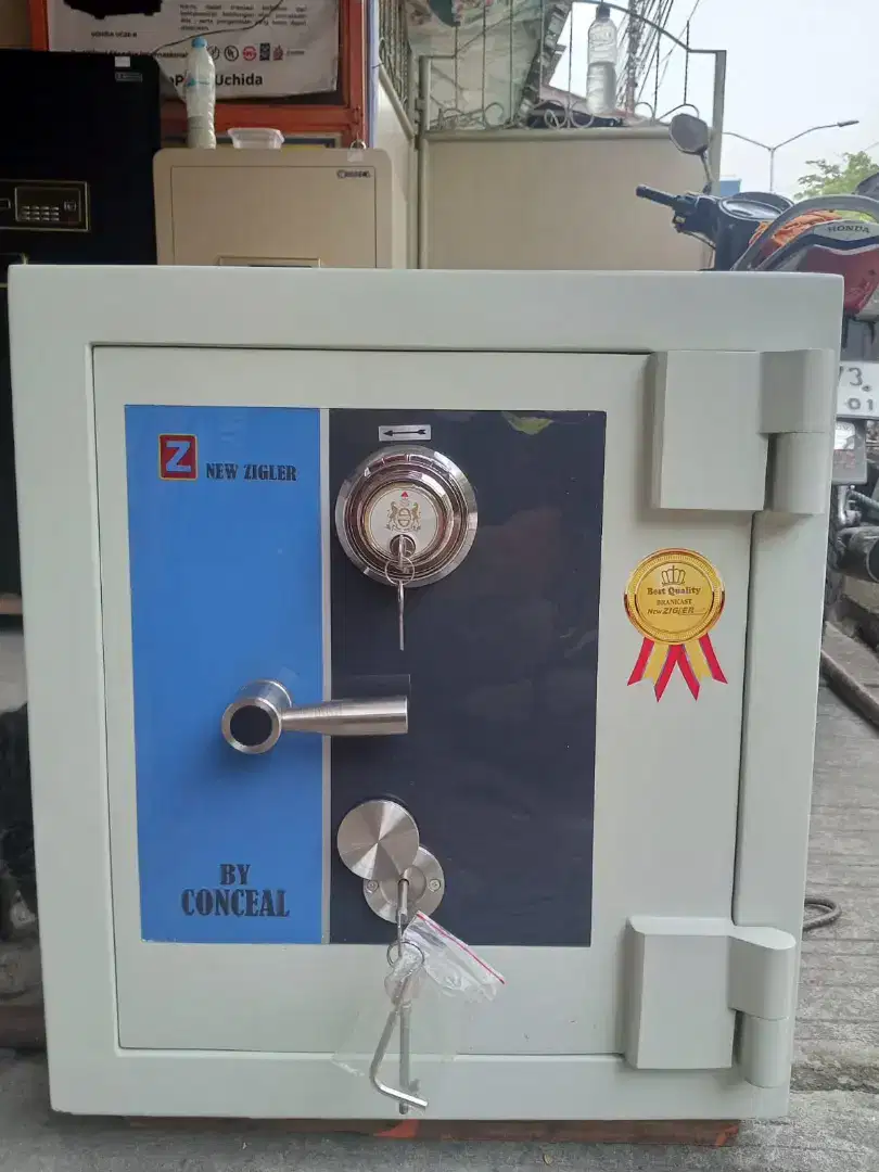 BRANKAS BESI / KOTAK UANG / KOTAK EMAS / KOTAK DOKUMEN / KOTAK CASH