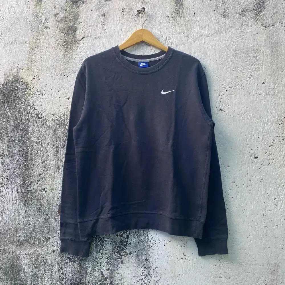 Crewneck Nike - Size L fit M - Jaket Sweater Sweatshirts