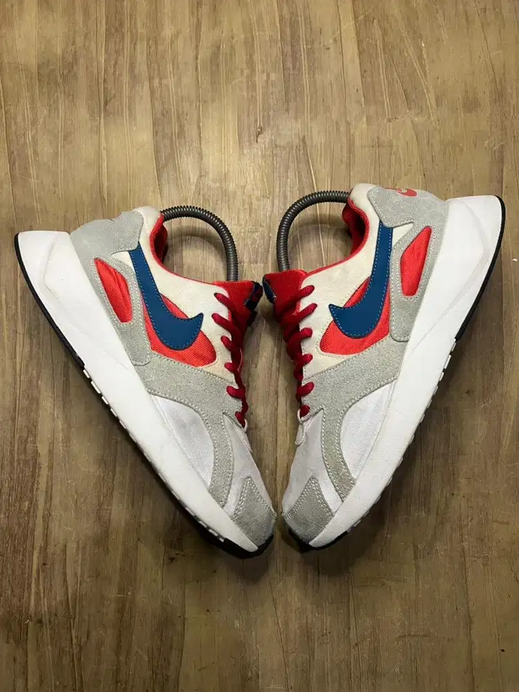 Nike pantheos trainer in white