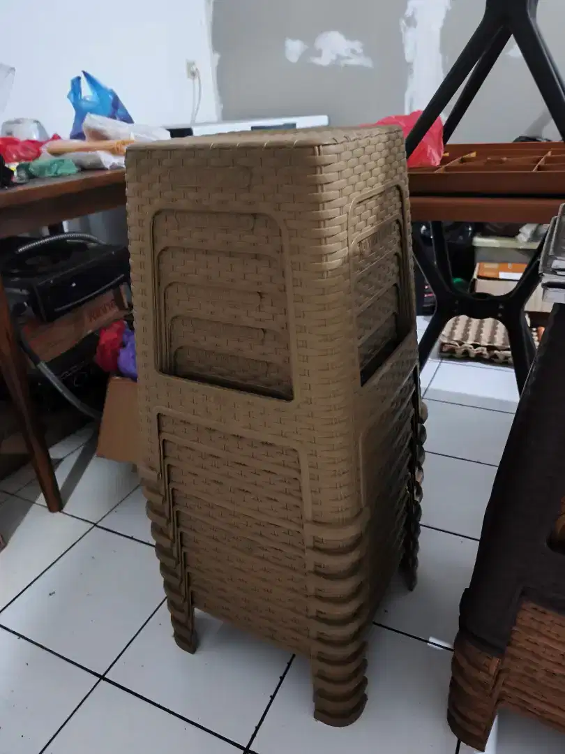 Kursi Plastik Cafe