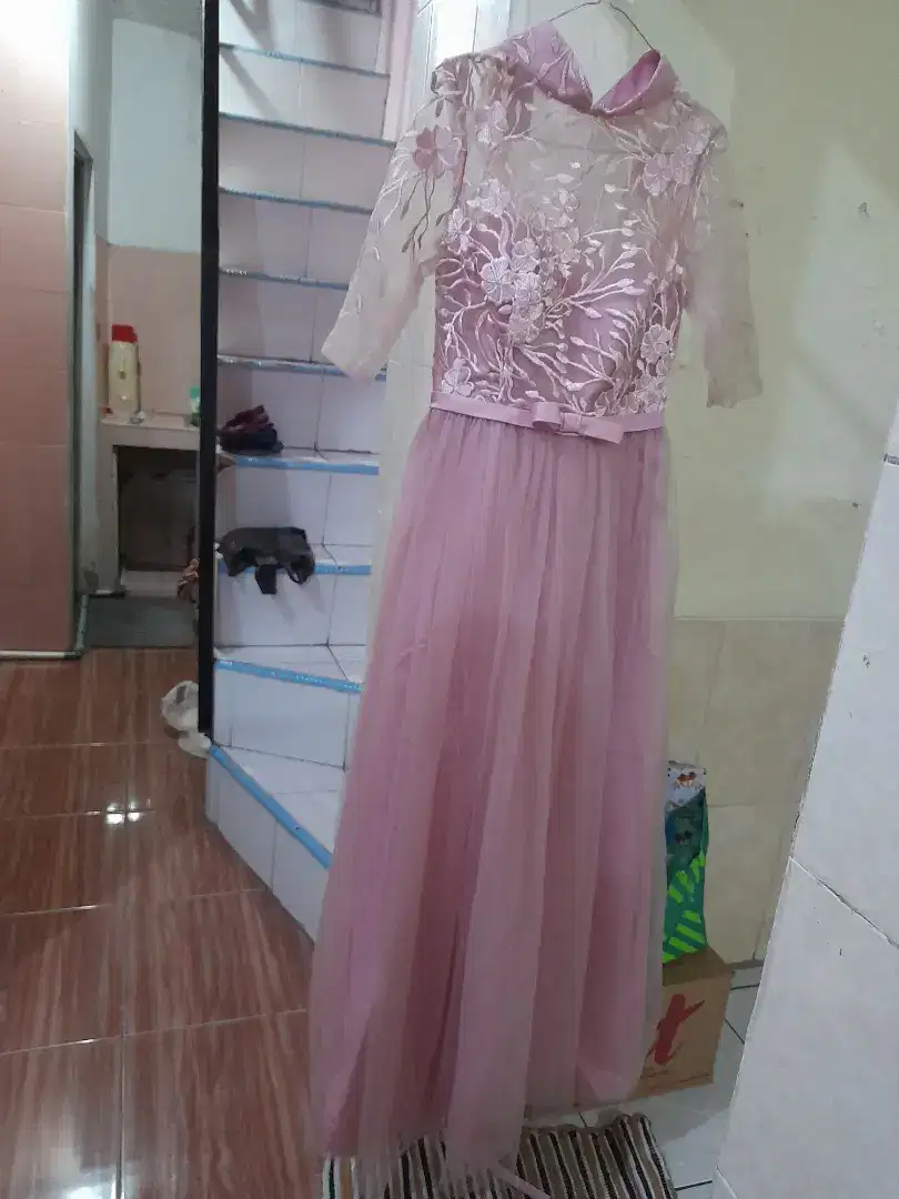 Gaun Pesta model tertutup (bisa NEGO)