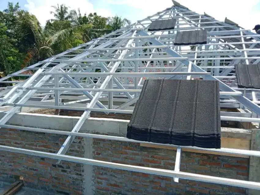 Rangka atap genteng metal pasir