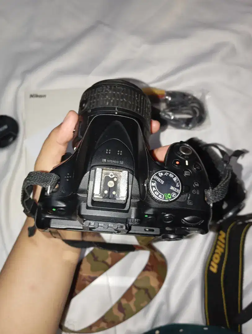 NIKON D5200 DAN LENSA KIT II