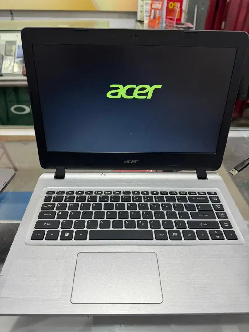 Laptop acer Aspire A 514 i core 3