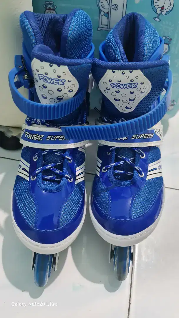 Sepatu roda Anak warna biru