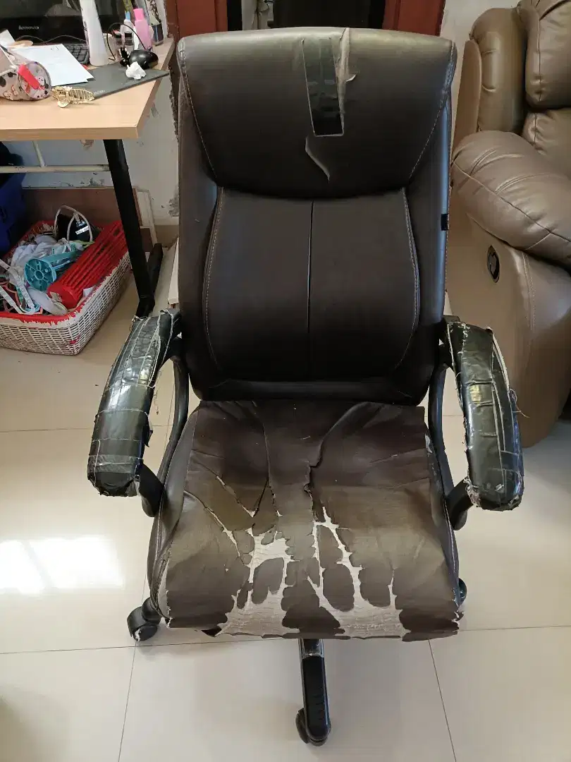 Kursi Kantor (2 buah)