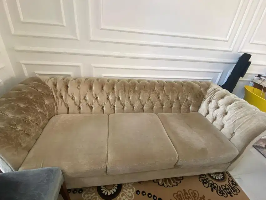 2 barang ,sofa tamu