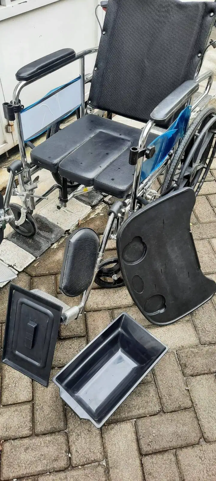 Kursi Roda Avico