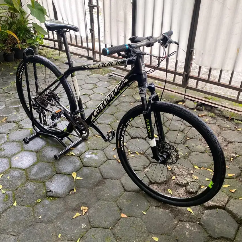 CANNONDALE QUICK CX sepeda hybrid 700c sudah upgrade