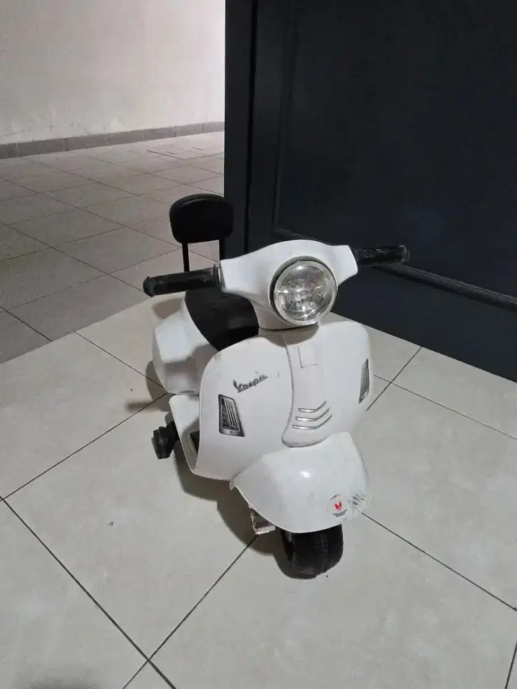 Sepaket mobil dan motoran aki