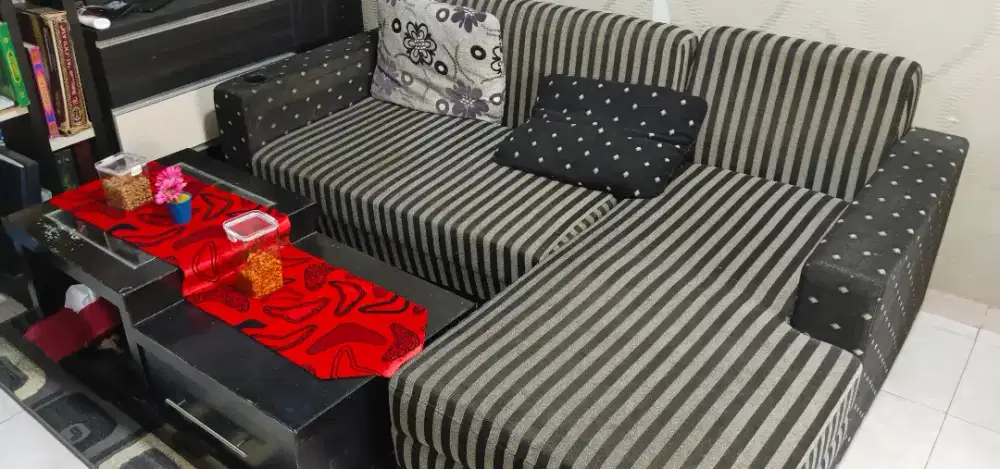 sofa letter L dan meja