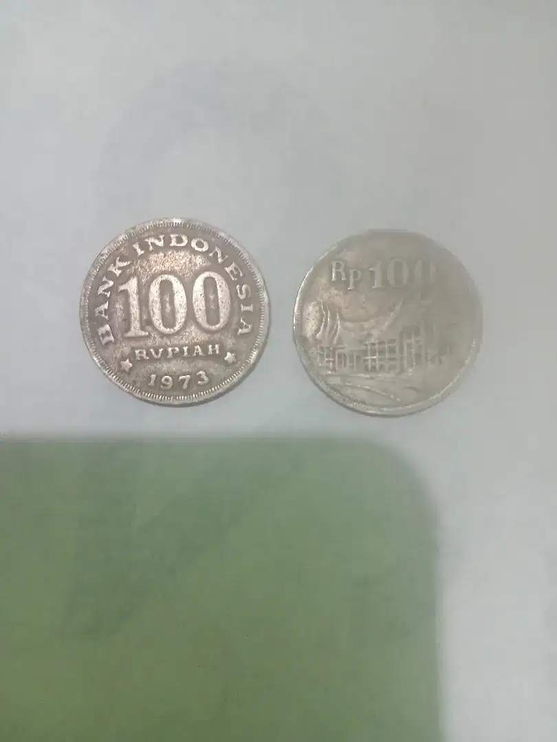 Uang kuno 100 rupiah