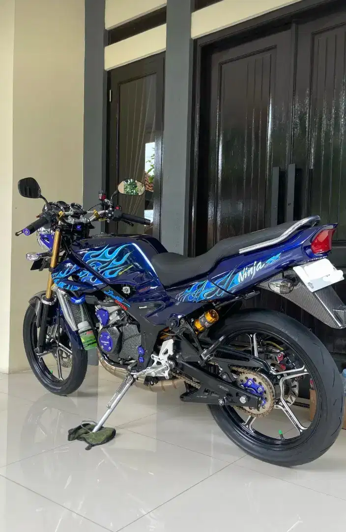 Nina R Convert SS tahun 2008 warna Biru