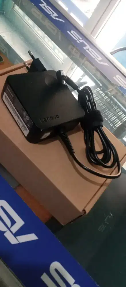 Adaptor Charger Laptop Lenovo IP110