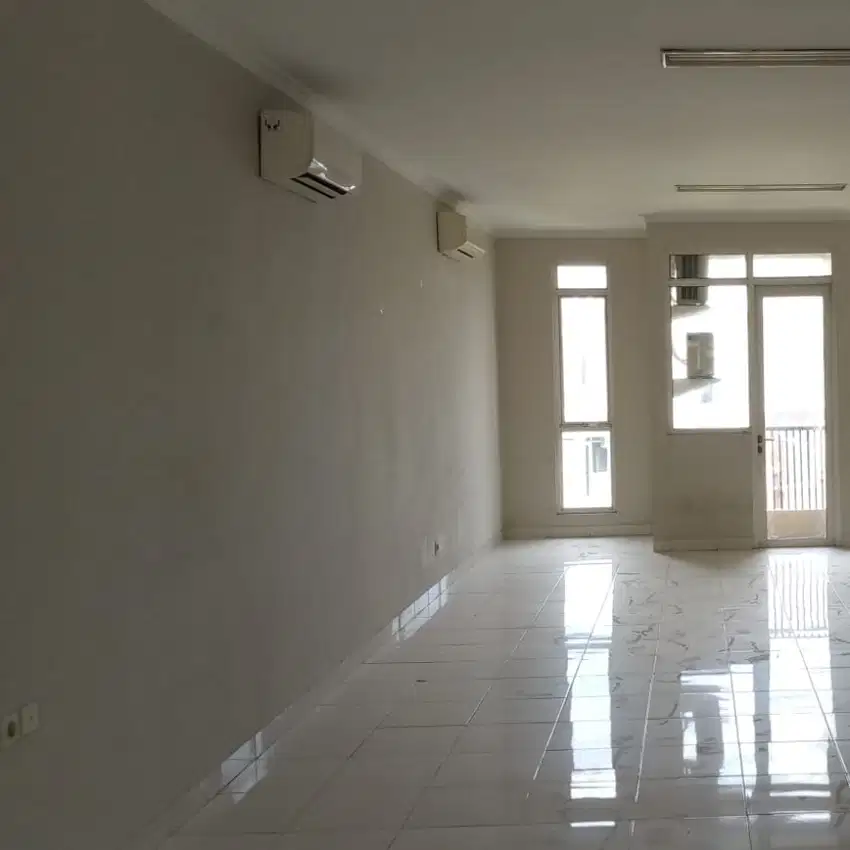 disewakan ruko graha boulevard summarecon serpong semifurnish