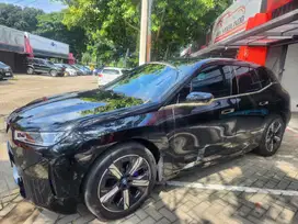 BMW iX 2023 Listrik