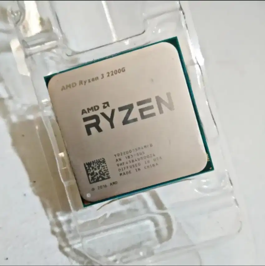 Ryzen 3 2200G Radeon Vega8, lebih ok drpd R3 1200 Core i7 2600 i5 7400