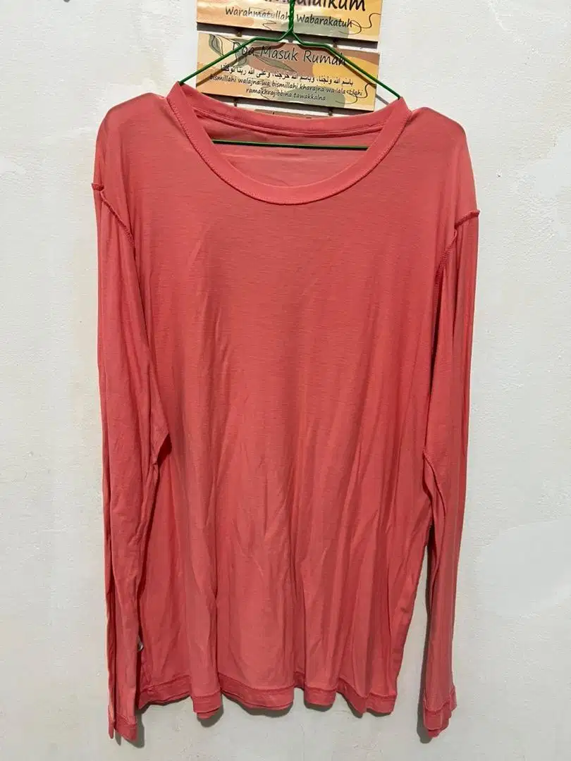 Atasan Kaos uniqlo